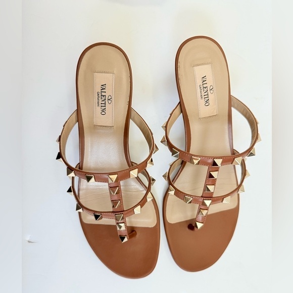 Valentino Garavani Brown Leather Caged Rockstud thong kitten heel sandals EU 38 - Picture 9 of 10